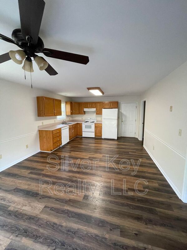 Building Photo - 121 County Rd 537