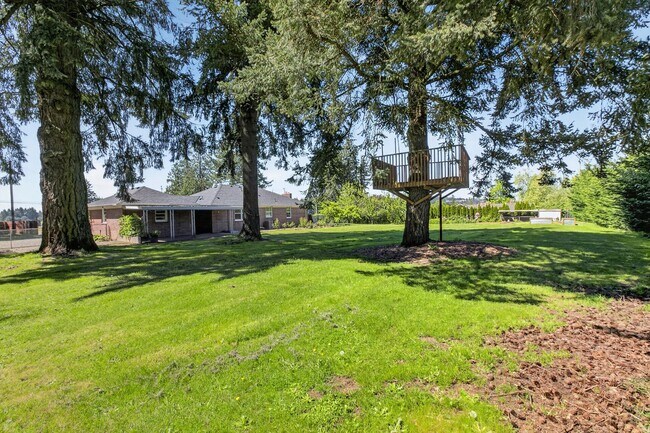 Building Photo - Stunning 4 bed + office, 4 bath rental home in Damascus!