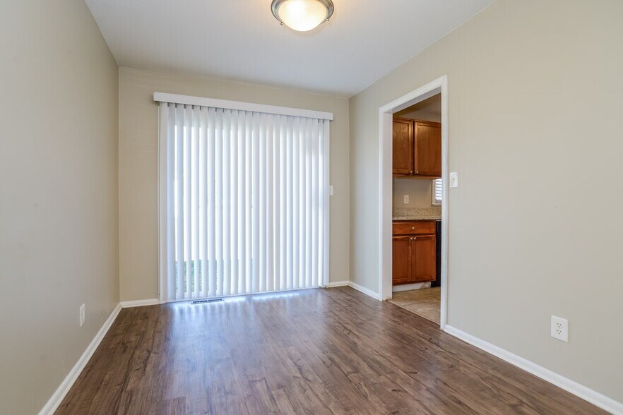 Building Photo - 8418 E 92 Pl