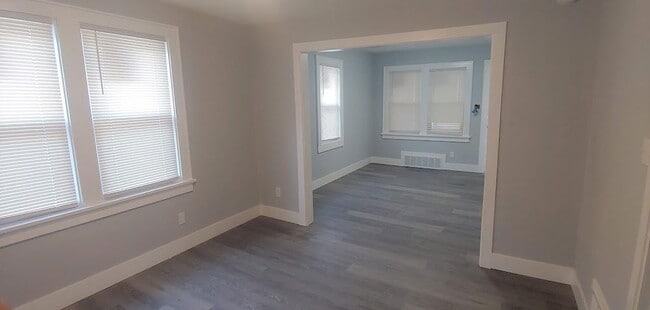 Building Photo - 5807 W Park Hill Ave