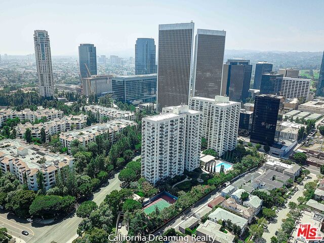 Building Photo - 2170 Century Pk E