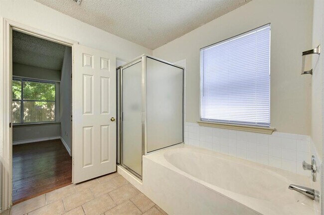 Building Photo - 9312 Silk Oak Cove