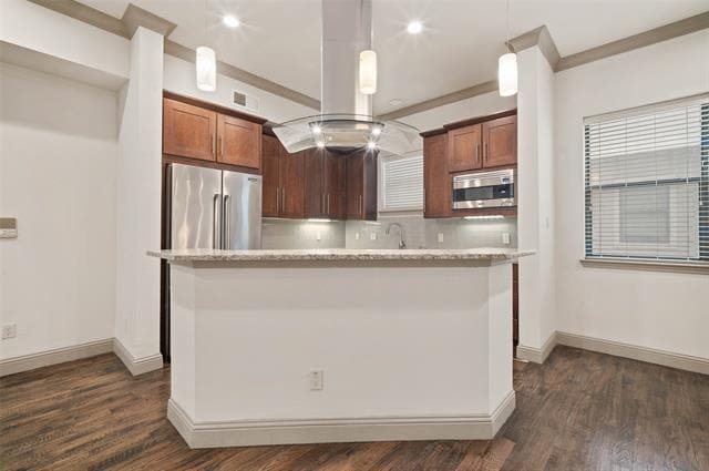 Building Photo - 1021 Pavillion St