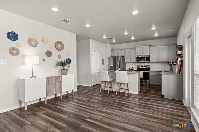 Building Photo - 2233 Chia Ct