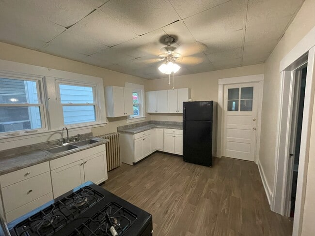 Building Photo - 10 Magnolia Terrace