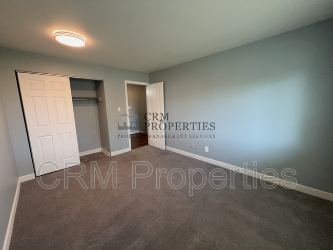 Building Photo - 42024 Hamilton Ct