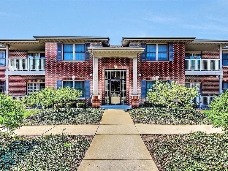 Building - 622 Cambridge Ct