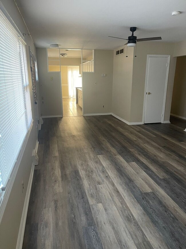 Building Photo - 11 Malvina Ln