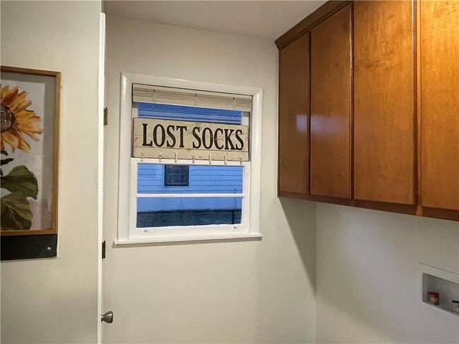 Building Photo - 4457 Frontier Way NE