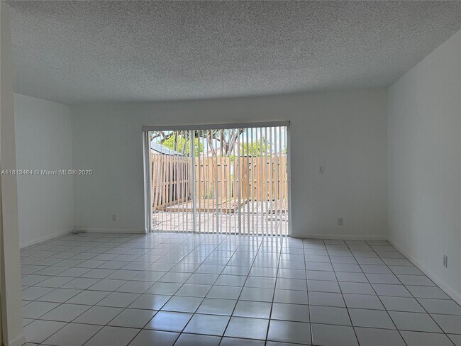 Building Photo - 17432 SW 140th Ct