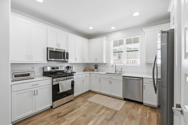 Building Photo - 3251 S Lotus