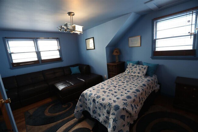 Building Photo - 14 S Swarthmore Ave