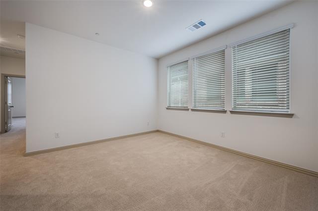 Building Photo - 512 Parkside Dr