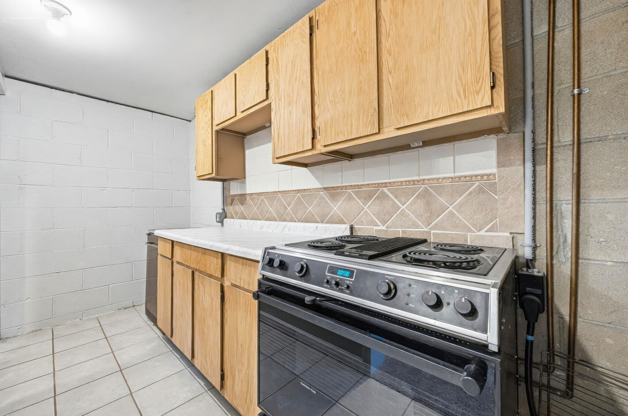 Building Photo - 3033 Jamestown Dr
