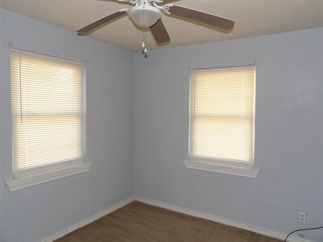 Building Photo - 2906 NW 19th St