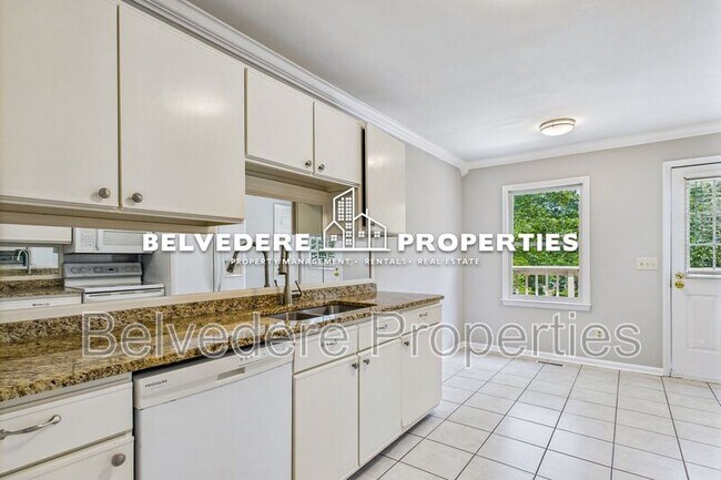 Building Photo - 18-B Park Village Ln