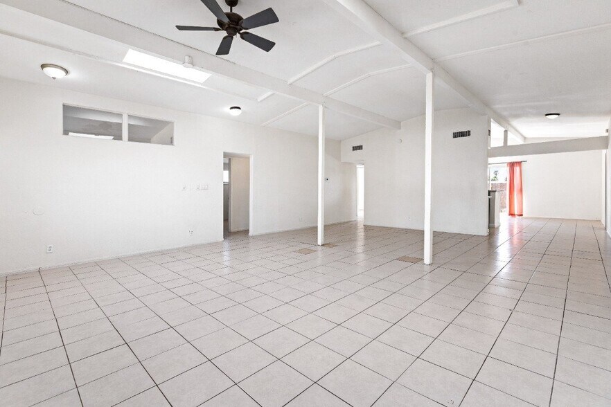 Building Photo - 221 Milinane Dr