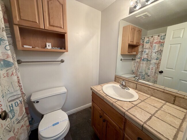 Building Photo - 3537 N Fox Run Dr