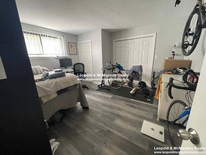 Building Photo - 520 Washington St