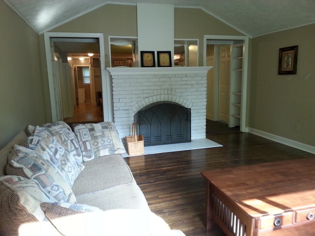 Living Room - 17340 Oak St