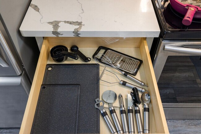 Building Photo - 919 Redbird Dr