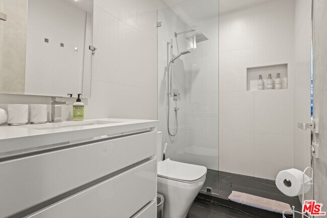 Building Photo - 13812 Cumpston St