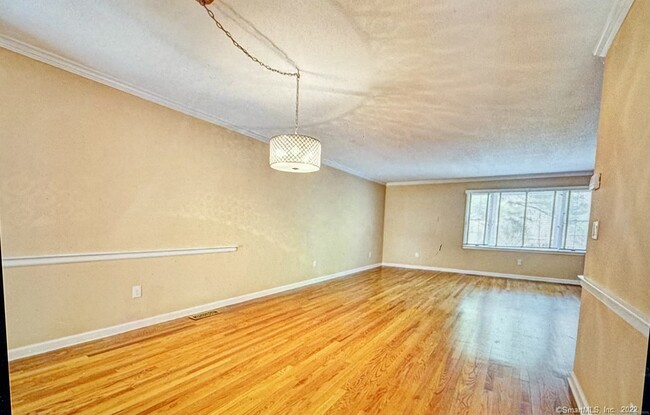 Building Photo - 136 Tunxis Village