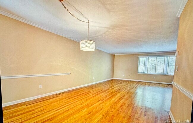 Building Photo - 136 Tunxis Vlg