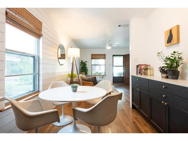 Building Photo - 3011 E 17th St