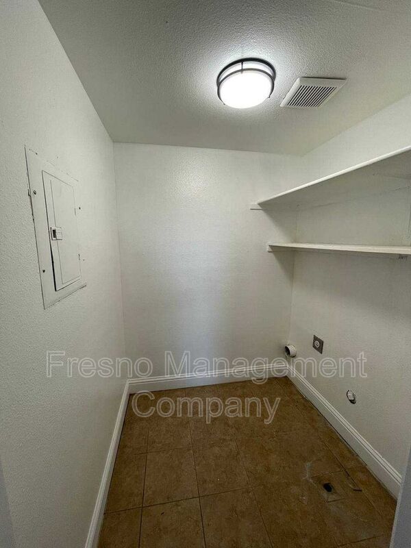 Building Photo - 3306 W Shields Ave