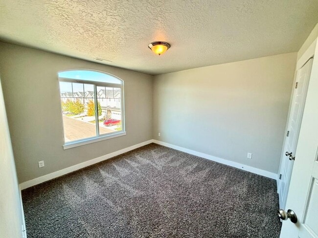 Building Photo - 683 S 1803 W