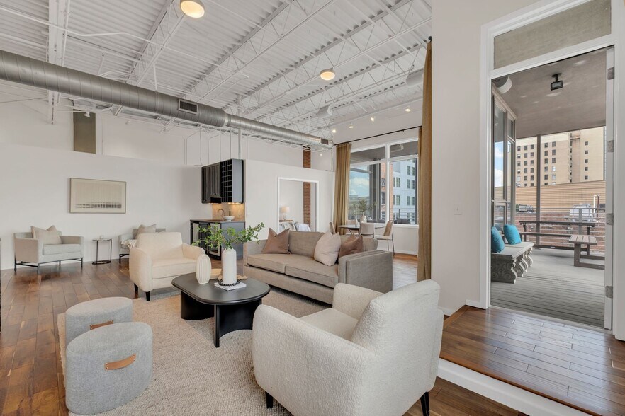 Building Photo - 309 Church St