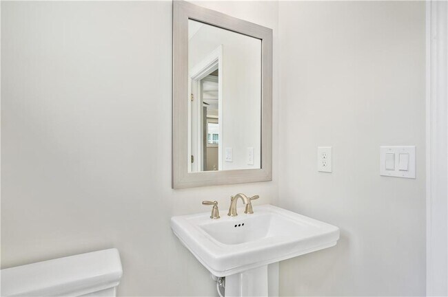 Building Photo - 1346 Rosen Rd