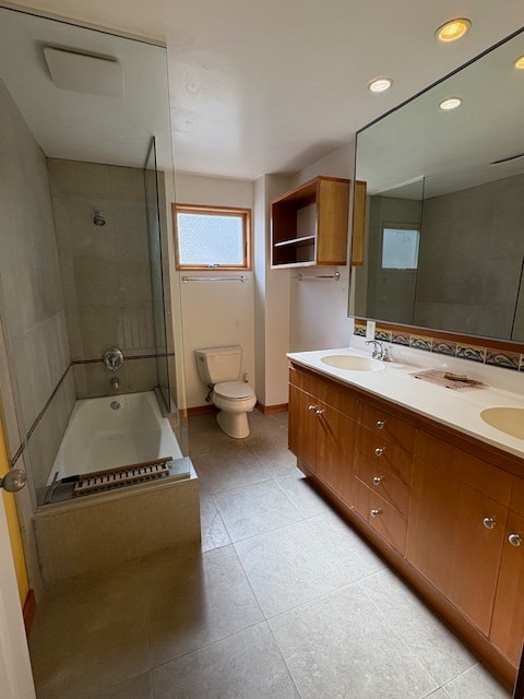 Master Bathroom - 1948 S Holt Ave