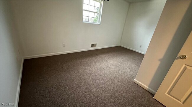 Building Photo - 95 Rockdale Rd