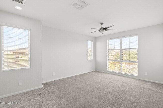 Building Photo - 130 N Bay Dr