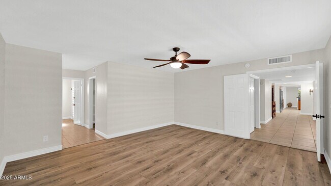 Building Photo - 7500 N Vía Camello Del Sur