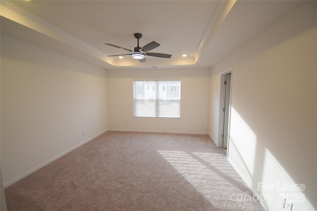 Building Photo - 752 Kitfox Dr NW