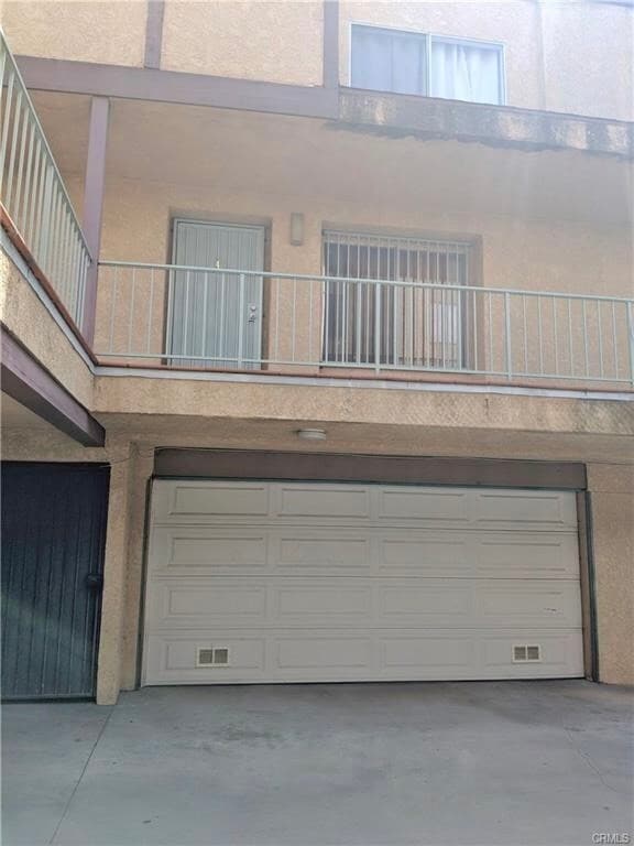 Building Photo - 15527 Parthenia St