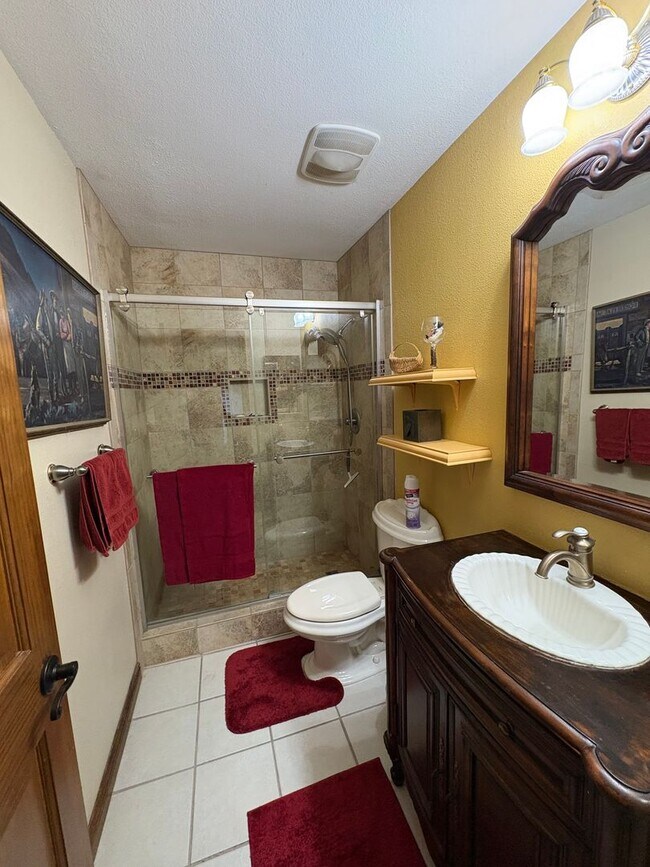 Building Photo - Vacation Rental: Golf Course Views Country Club Townhome