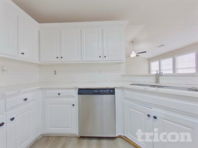 Building Photo - 962 Vera Ct