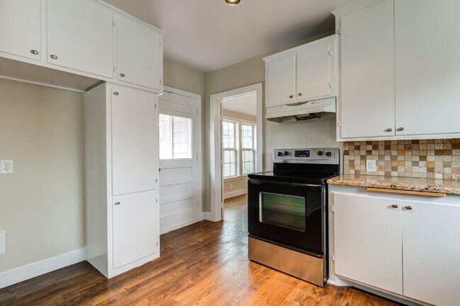 Building Photo - 2704 Canton Ave