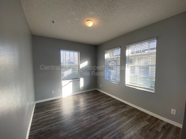Building Photo - 2076 Cypress Bay Blvd