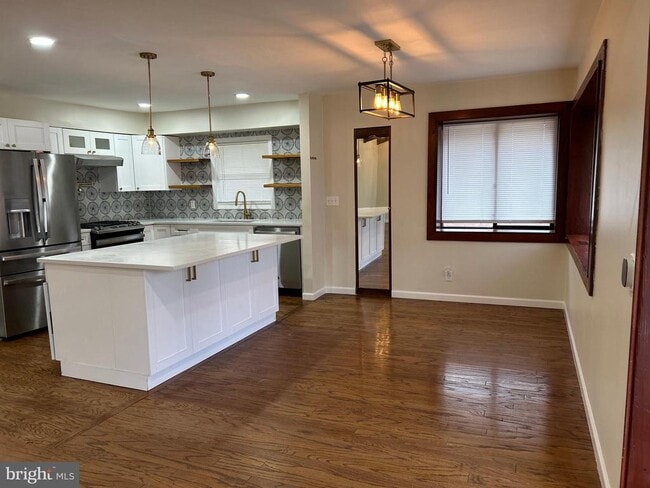 Building Photo - 1617 Bryant Rd