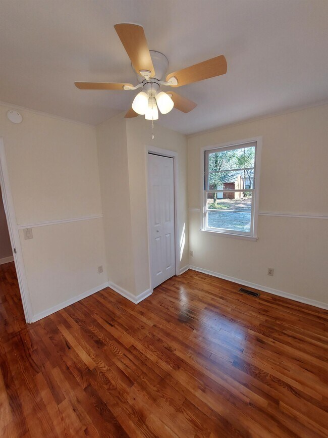 Building Photo - 1713 Lacy St