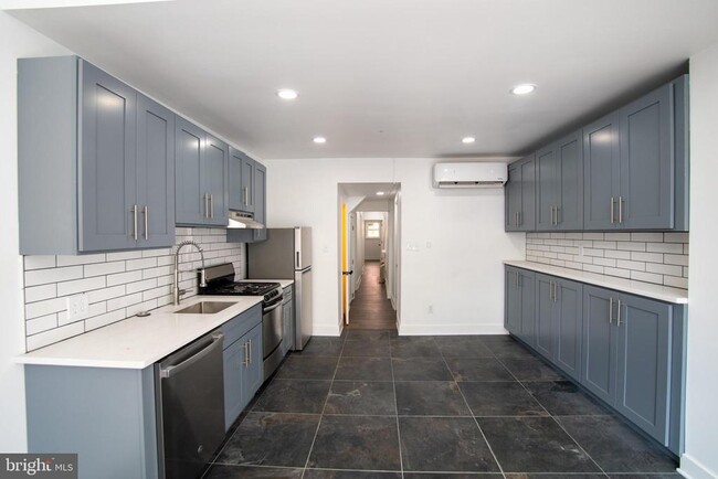 Building Photo - 1413 Lombard St