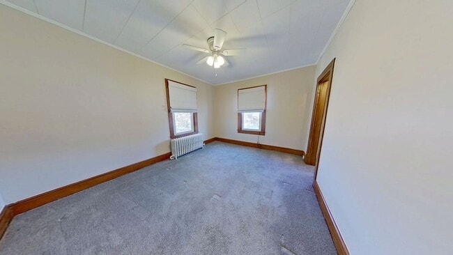 Building Photo - Spacious 3 Bedroom Home with One Car Garage