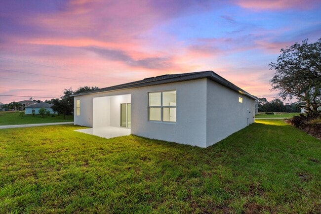 Building Photo - Deposit-Free! Modern, energy efficient hom...