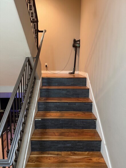 Staircase to roof - 3958 Lamont St