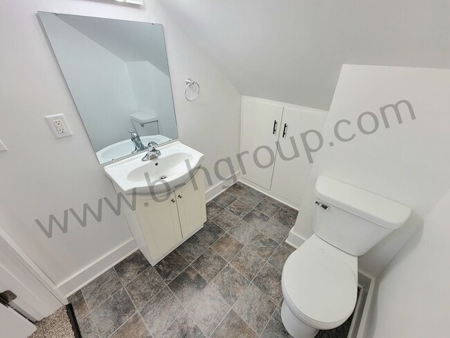 Building Photo - 6411 32nd Ave